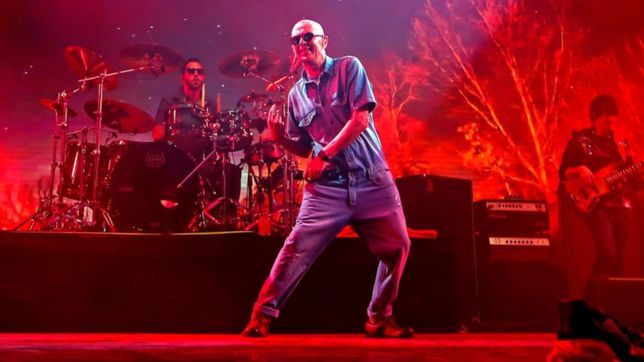 un duo inesperado: el indio solari prometio grabar un tema junto a una banda de cumbia