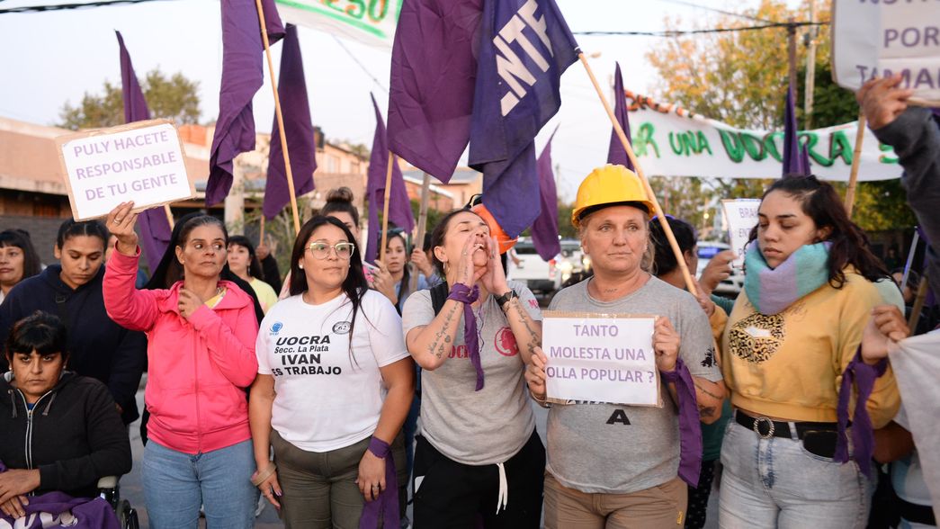 Las mujeres de la UOCRA La Plata marcharon tras la balacera en Ensenada