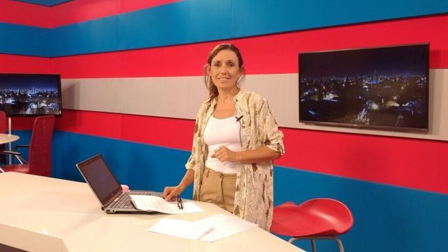 se presenta salir al aire, el primer libro de la periodista sandra di luca