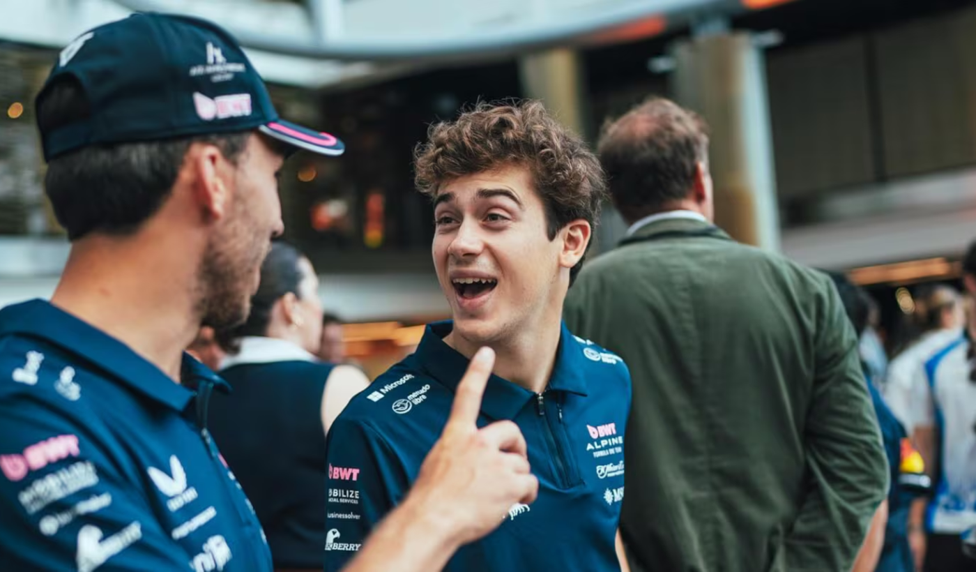 Colapinto sonríe Alpine.png