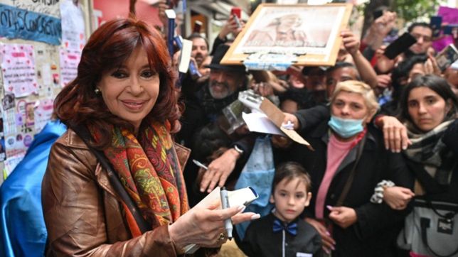 conmocionada e impactada: asi paso la noche cristina kirchner tras el ataque