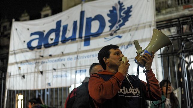 los docentes de la unlp definen medidas para reclamar mejores salarios y mas presupuesto