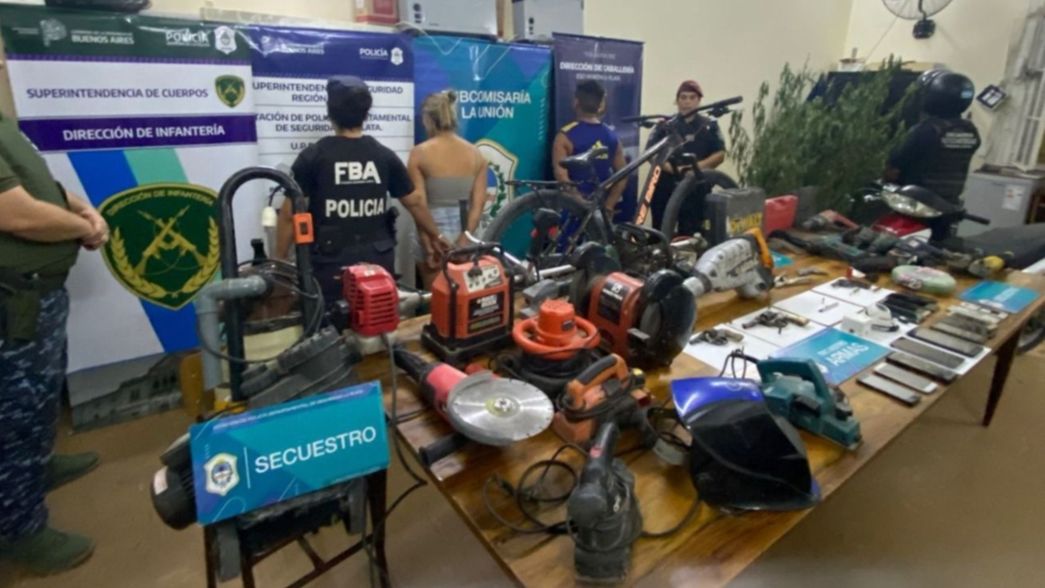 Armas, droga y objetos robados: cayó una banda que se hacía llamar los reyes del barrio