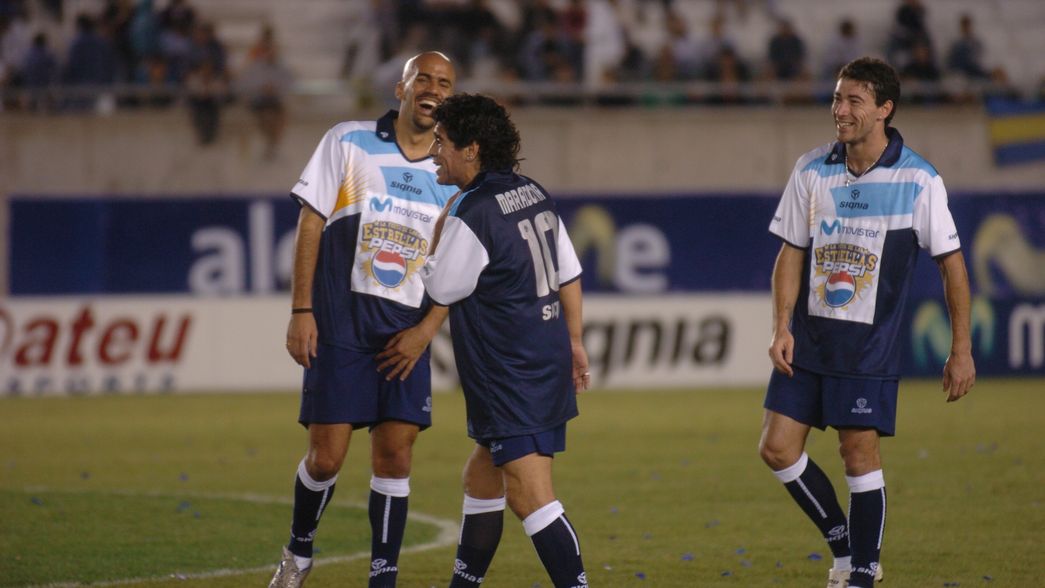 La noche mágica en La Plata que juntó a Maradona, Messi, Verón, Simeone, Scaloni, Troglio, Riquelme y más estrellas