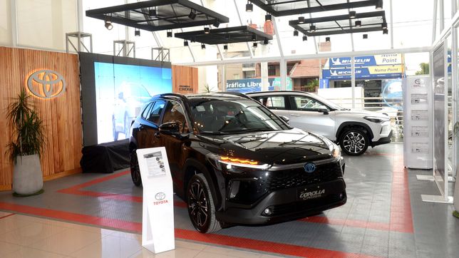 el nuevo corolla cross de toyota llego a autosiglo de la plata