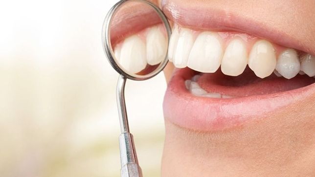 prohibieron el uso de un implante dental y otros productos para los dientes