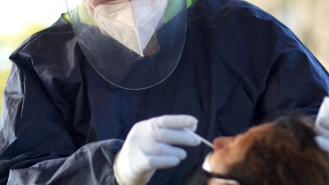 la cepa manaos invade la provincia: la mitad de los casos confirmados son de esa variante