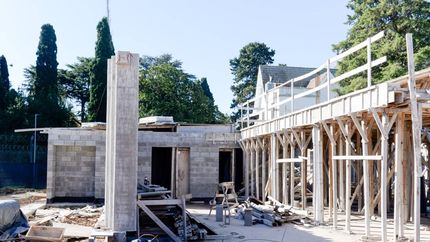 Avanzan las obras para ampliar el sector sanitario de Villa Nueva Esperanza en Abasto