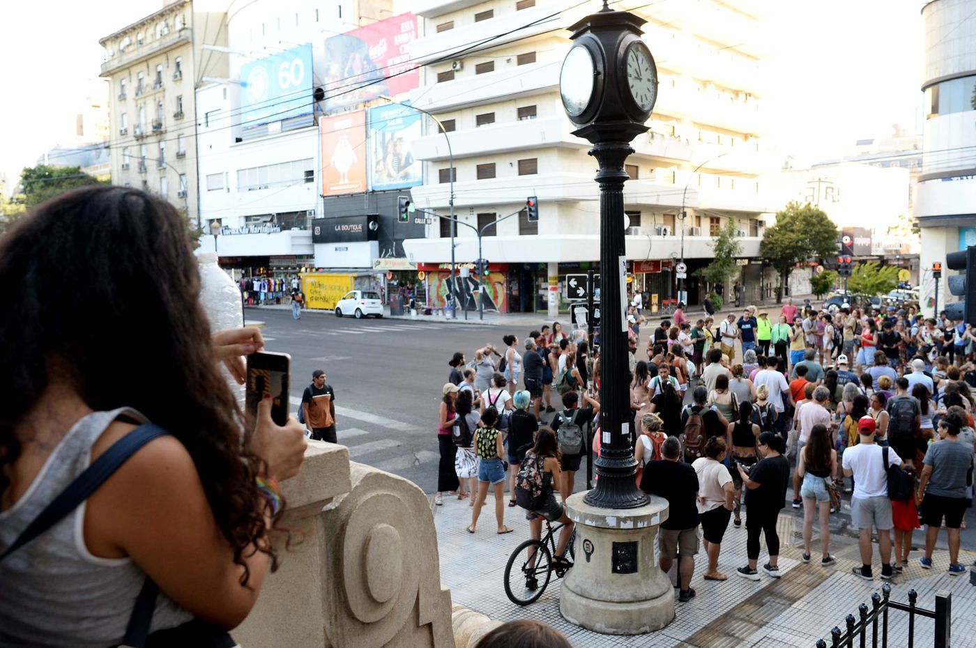 El corte y la asamblea de este lunes en La Plata El corte y la asamblea de este lunes en La Plata