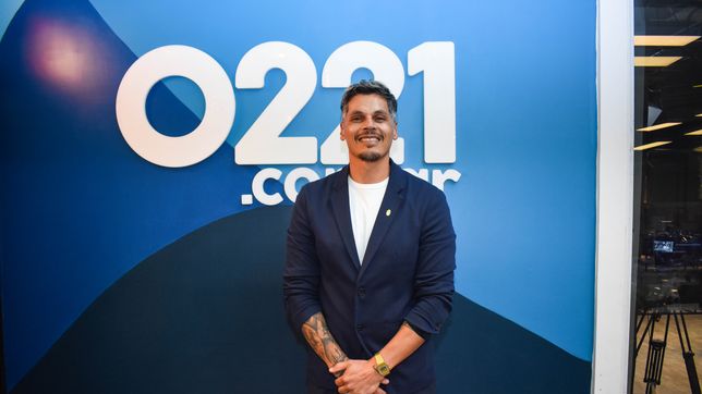 toto pueblo quiere despertar a gimnasia y analiza su estrategia como moverse en un juego de ajedrez