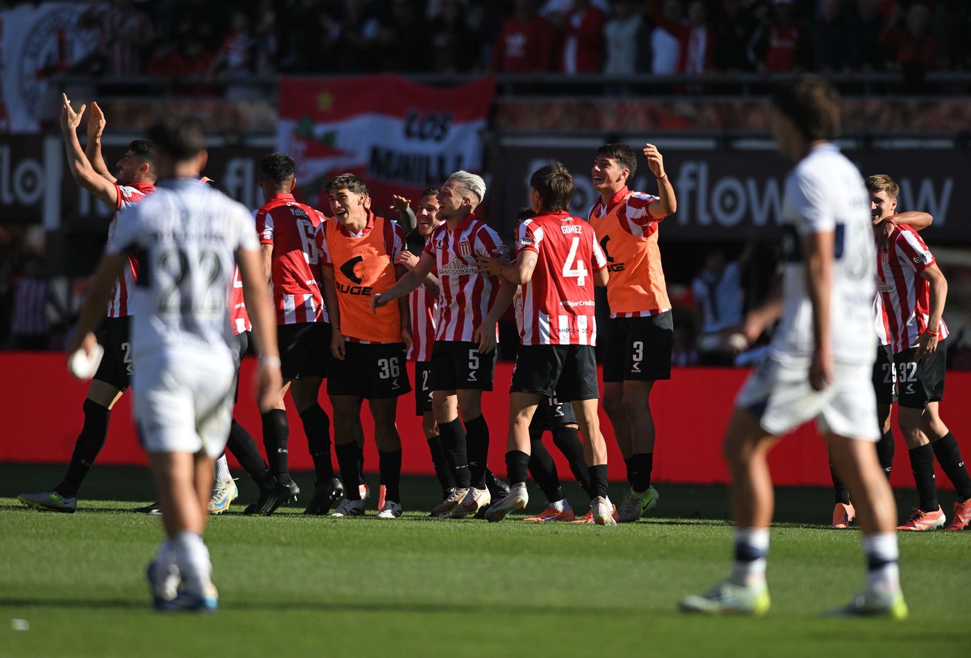 Estudiantes Gimnasia festejo