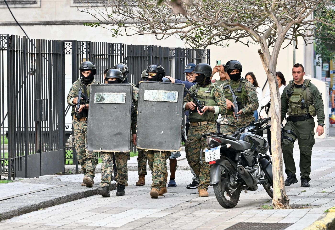 Megaoperativo 8 y 50 UOCRA (7).jpeg