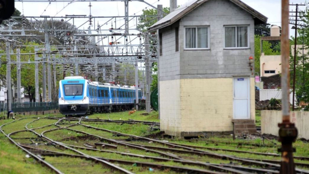 Un hombre intentó quitarse la vida en las vías del tren Roca y el maquinista pudo frenar