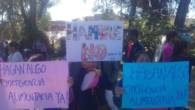 ollas populares y despliegue policial en la subida a la autopista la plata-buenos aires