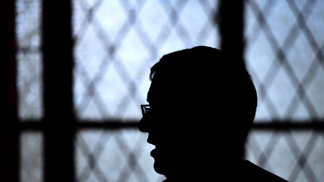 los motivos detras de la renuncia de gabriel mestre al arzobispado de la plata