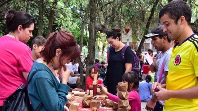 que hago domingo: sol, juegos en meridiano v, teatro y musica