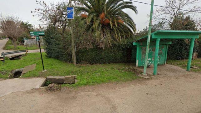 motochorros les robaron todo a dos chicas que esperaban el micro en punta lara