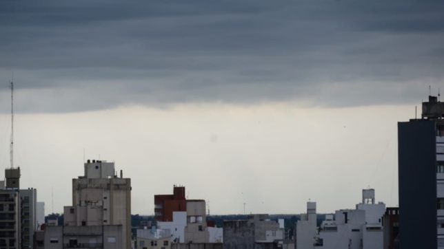 sabado en alerta por fuertes vientos, lluvias y tormentas electricas en la plata