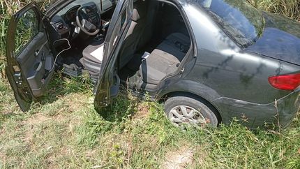 Tres jóvenes fueron detenidos tras robar un auto a punta de pistola en City Bell