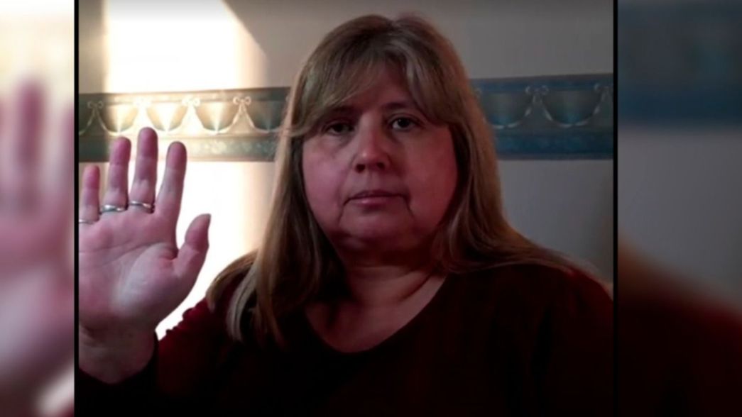 Grabaron a una docente diciéndole a sus alumnos que el COVID no existe