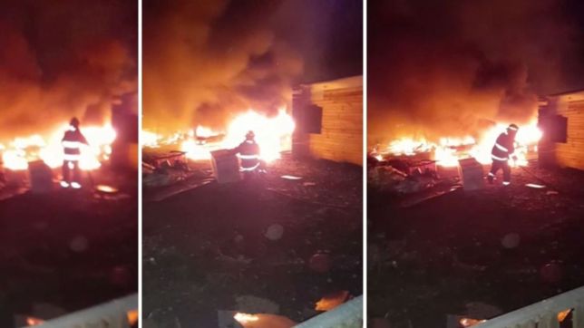 video: una pelea en la megatoma de los hornos termino con dos casas y tres autos quemados