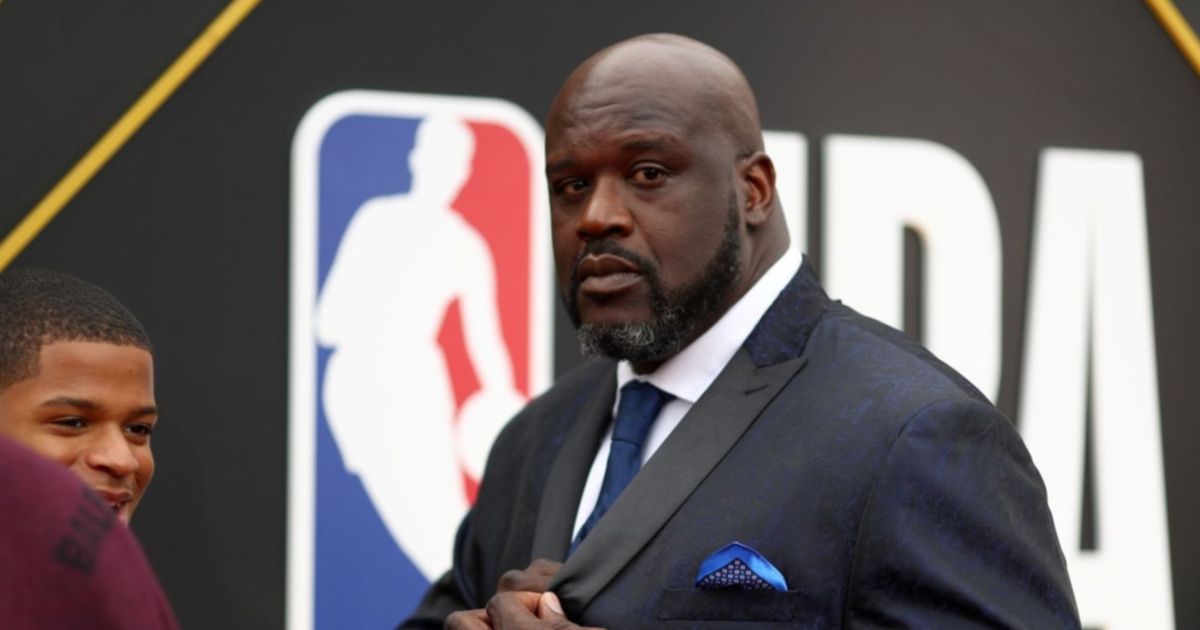 Shaquille O'neal Y Sus Posteos Por El Escándalo Del Partido De Básquet