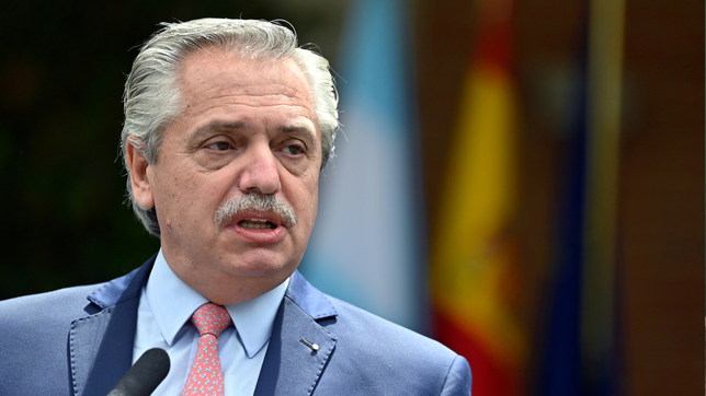 fernandez aseguro que es victima de una operacion mediatica y que era yanez quien ejercia violencia