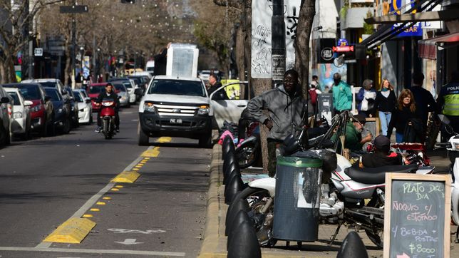 la comunidad senegalesa adhirio al programa de la municipalidad y deja las calles