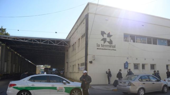 en el arranque de la temporada de verano, cambiaron al director de la terminal de la plata