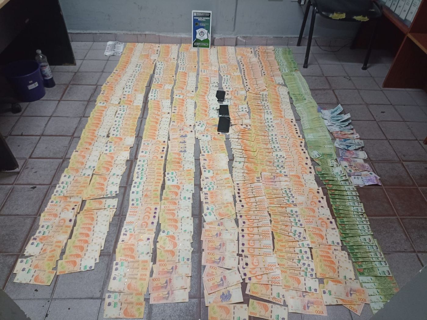 El dinero secuestrado durante el control de tránsito en Berisso