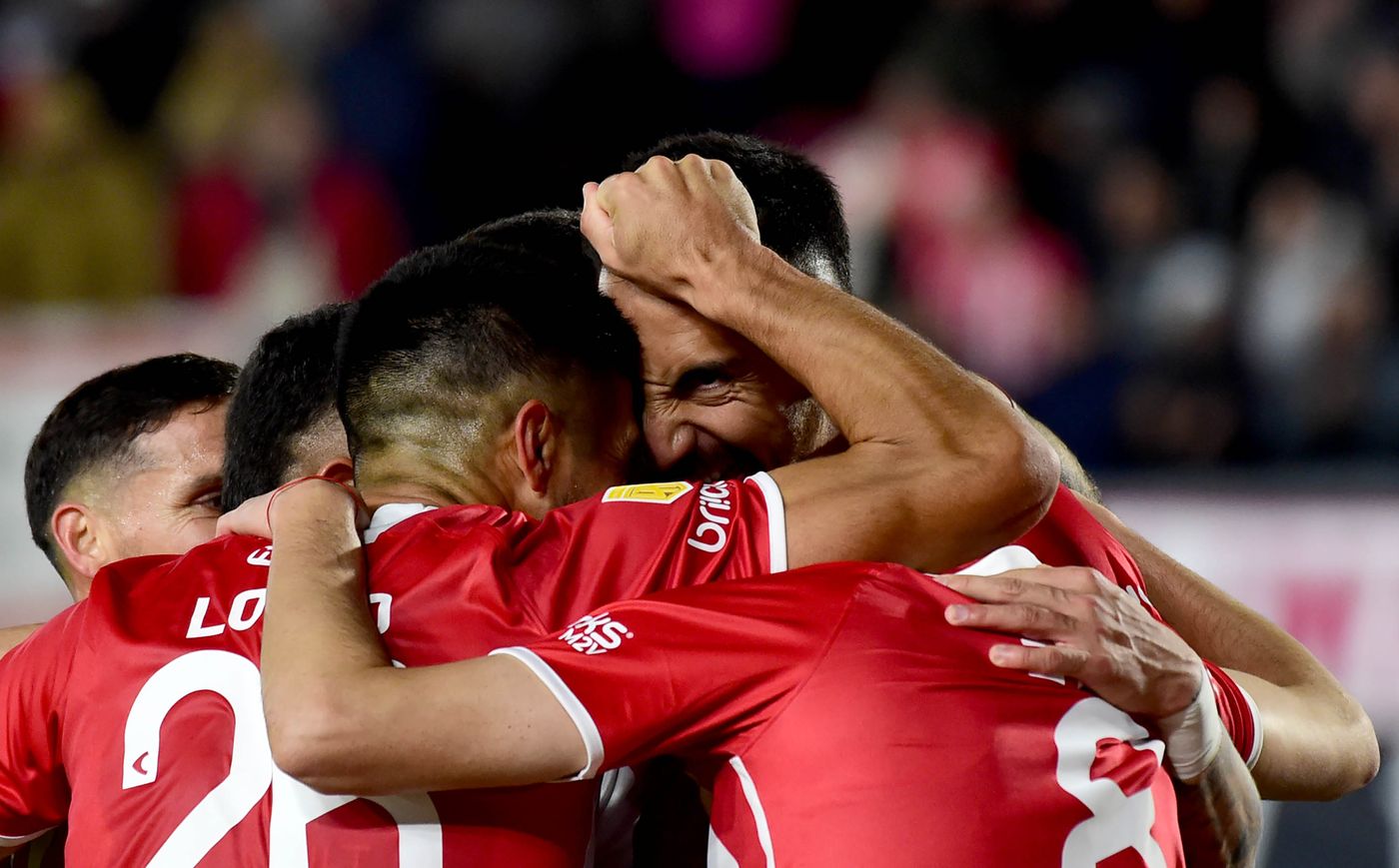 Estudiantes Riestra festejo gol.JPG