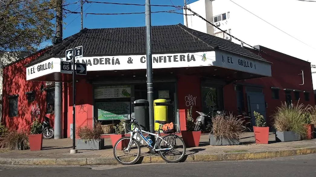 Dramático robo en una panadería de La Plata: Le gatillaron tres veces a la empleada