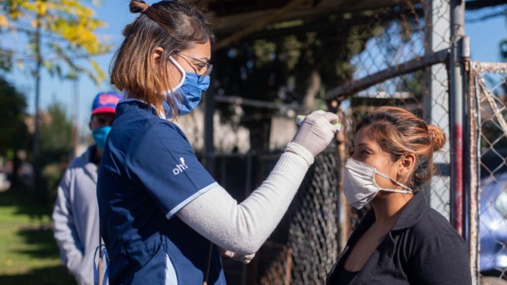 Casa por casa, se realizaron más operativos anti coronavirus en barrios de La Plata