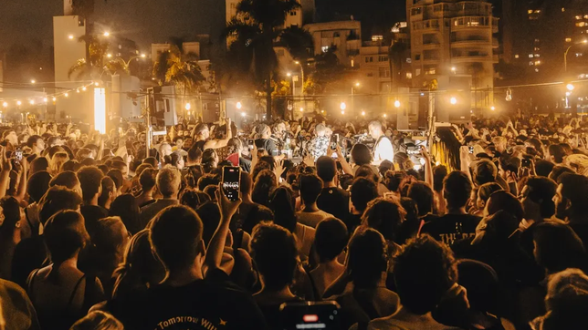 de colmar las calles de montevideo al festival de cine de cannes: el fenomeno de la rueda de candombe llega a la argentina