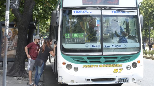 la provincia dispuso que los micros sean gratuitos para ir a votar el domingo