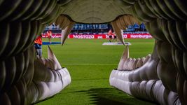 tensa calma y vestuario caliente: asi se vivio la derrota de gimnasia en el bosque