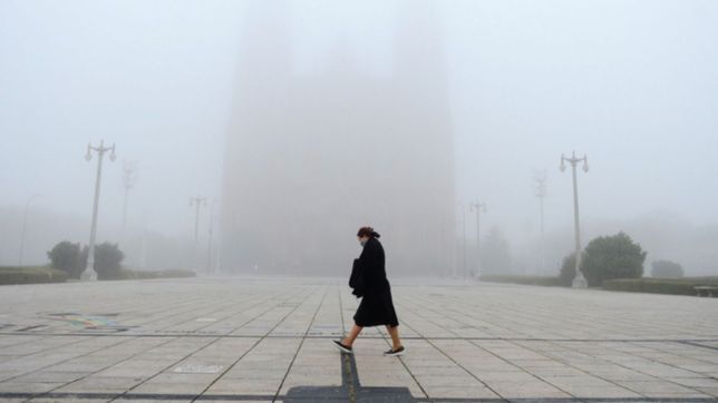 feriado fresco y con alerta violeta por niebla en la plata