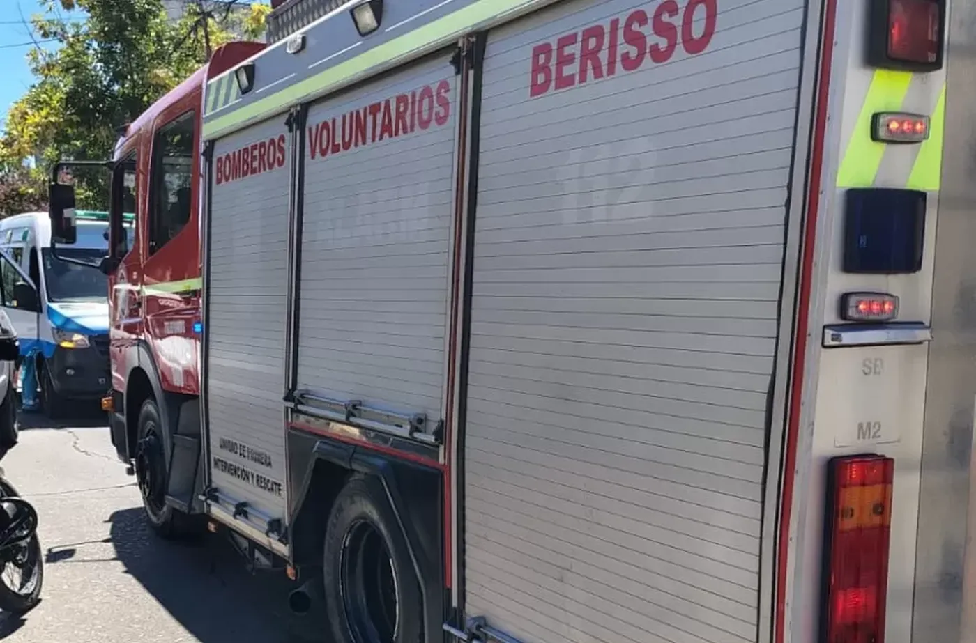 Cuando los Bomberos de Berisso apagaron el incendio, hallaron a la mujer sin vida