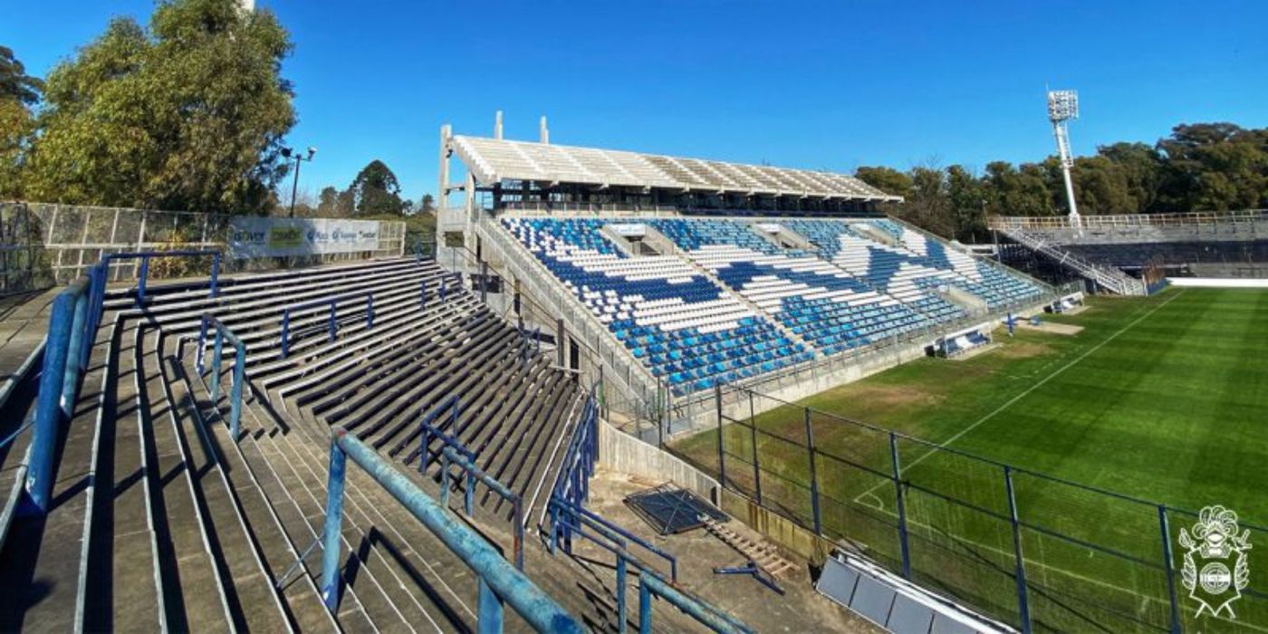 Estadio del Bosque Gimnasia.jpg