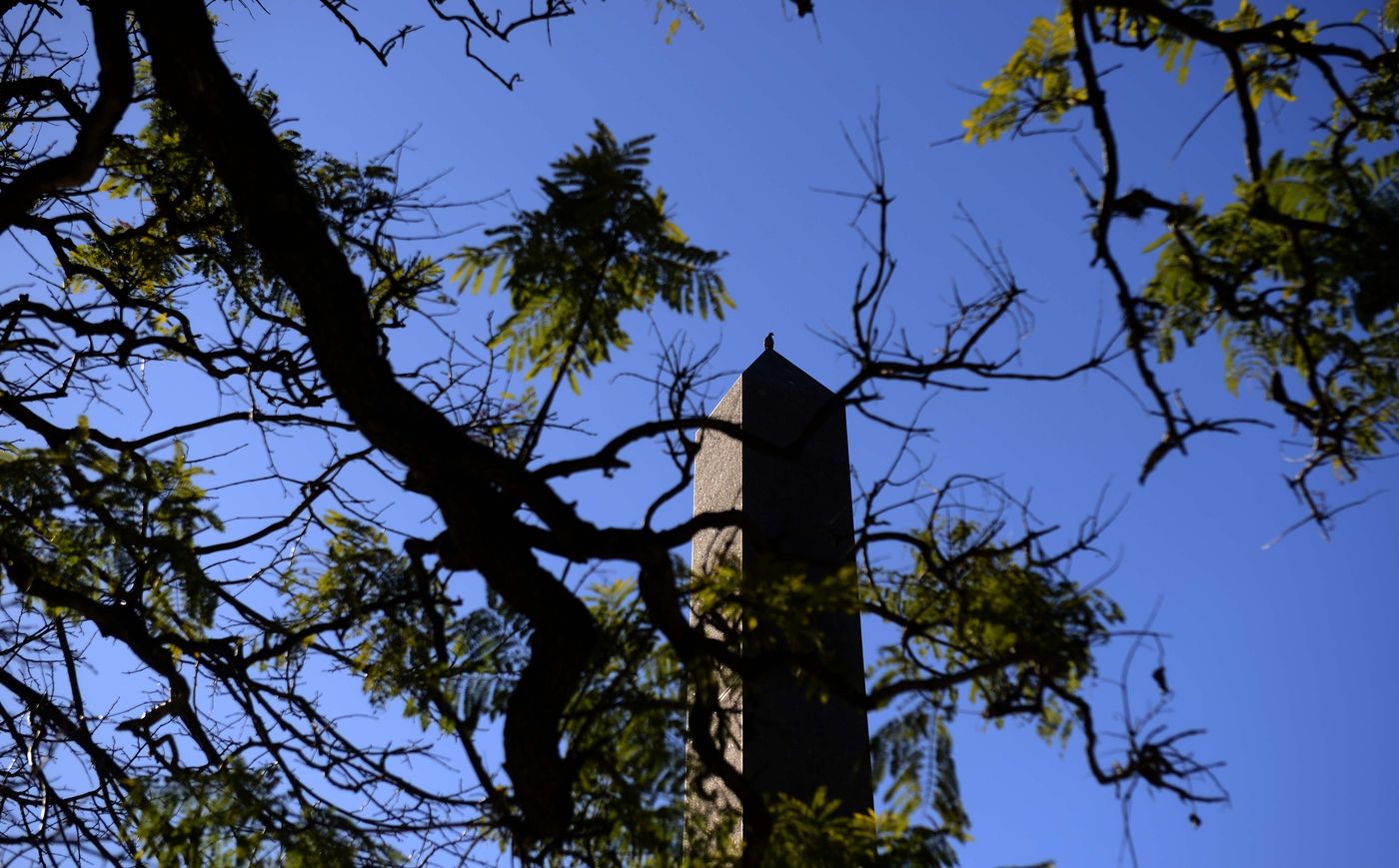 Obelisco de Plaza San Martín (1).JPG