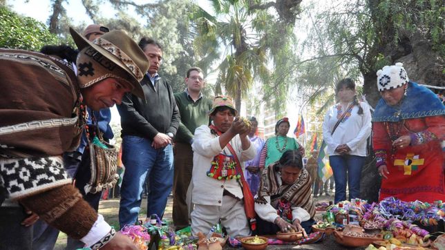 ofrendas, chicha y rituales: la plata celebra el tradicional dia de la pachamama