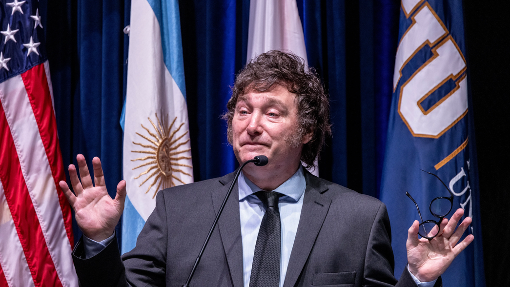 Milei firmó el Decreto de Necesidad y Urgencia que habilita el acuerdo con el FMI