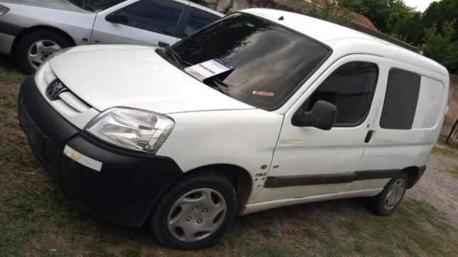 un repartidor denuncio el falso robo de su camioneta y trato de coimear a un comisario