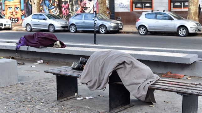 la unlp tambien abre sus puertas y recibe frazadas para asistir a personas vulnerables