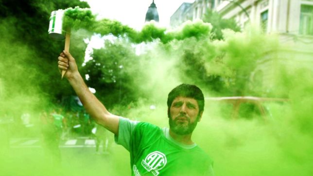 parece ser que plata hay: la reaccion de los estatales por el aumento a policias