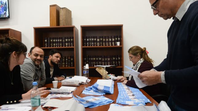 finalizo la apertura de urnas y se define quien es el intendente de la plata