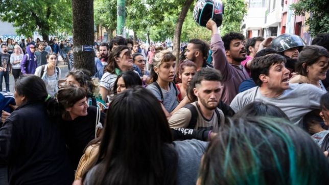 empujones, golpes y tension: ¿que pasa en el centro cultural olga vazquez?