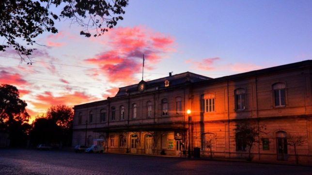 con espectaculos durante todo el domingo, la estacion provincial festeja sus 108 anos