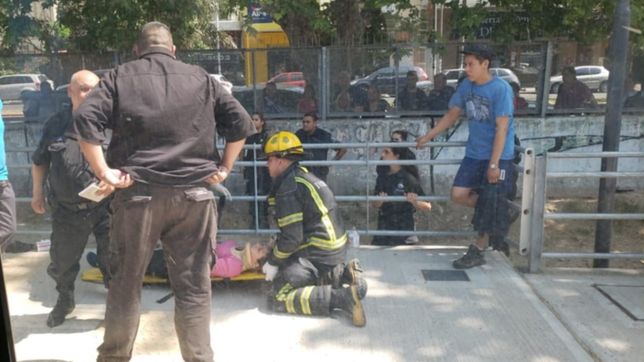 milagro en el tren roca: una formacion embistio a dos mujeres, pero estan salvo