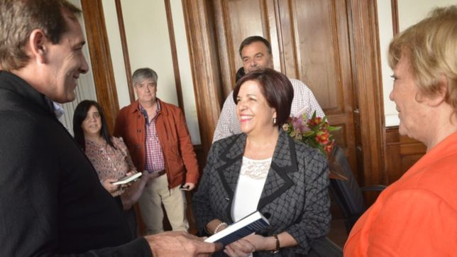 distinguieron a la patologa marta cohen como visitante ilustre de la plata
